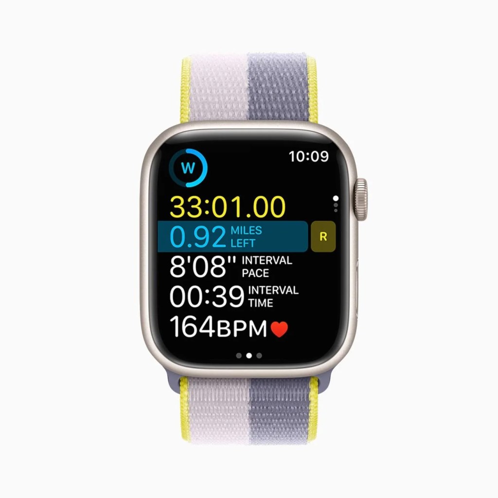 apple watch showing fitness screen