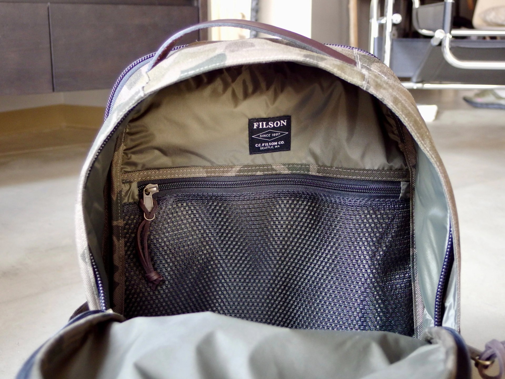 inside of the filson dryden backpack