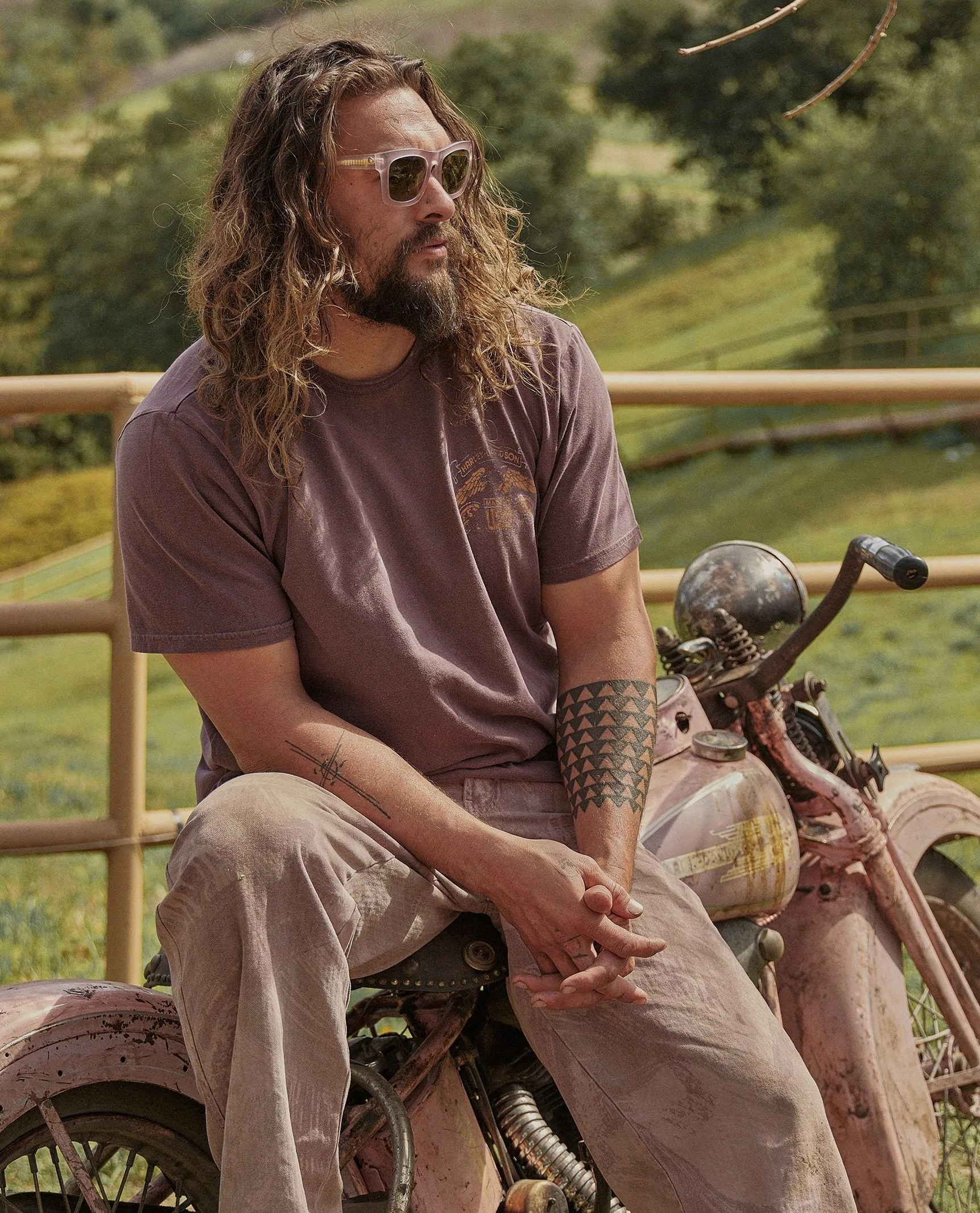 jason momoa wearing harley davidson® x jason momoa ka pala‘ili in waina