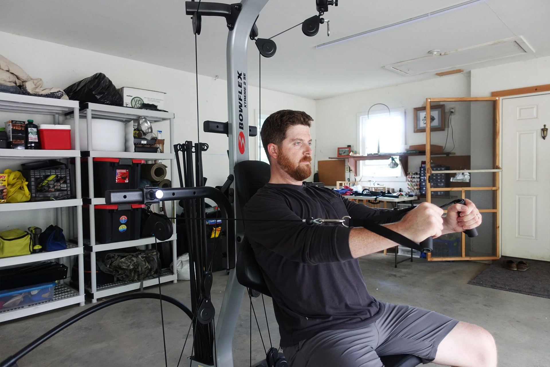 man working out on the bowflex xtreme 2 se machine