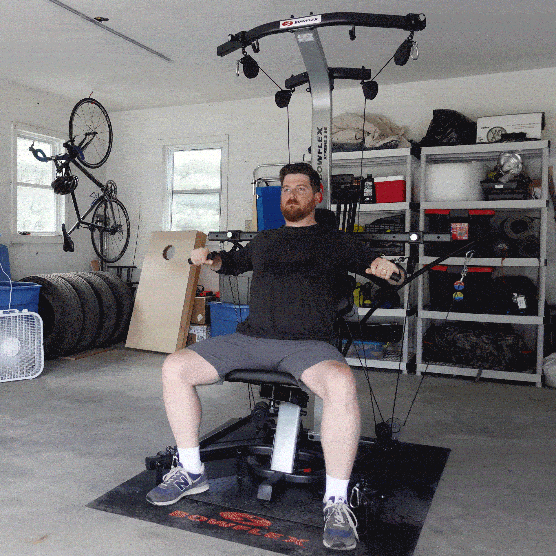 man working out on the bowflex xtreme 2 se machine