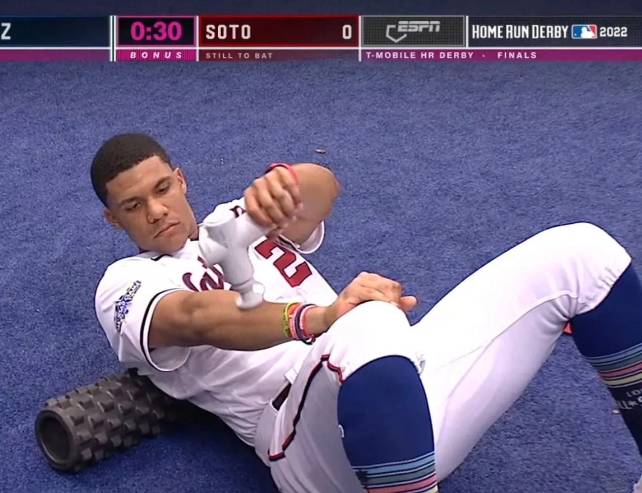 juan soto using hyperice hypervolt go 2