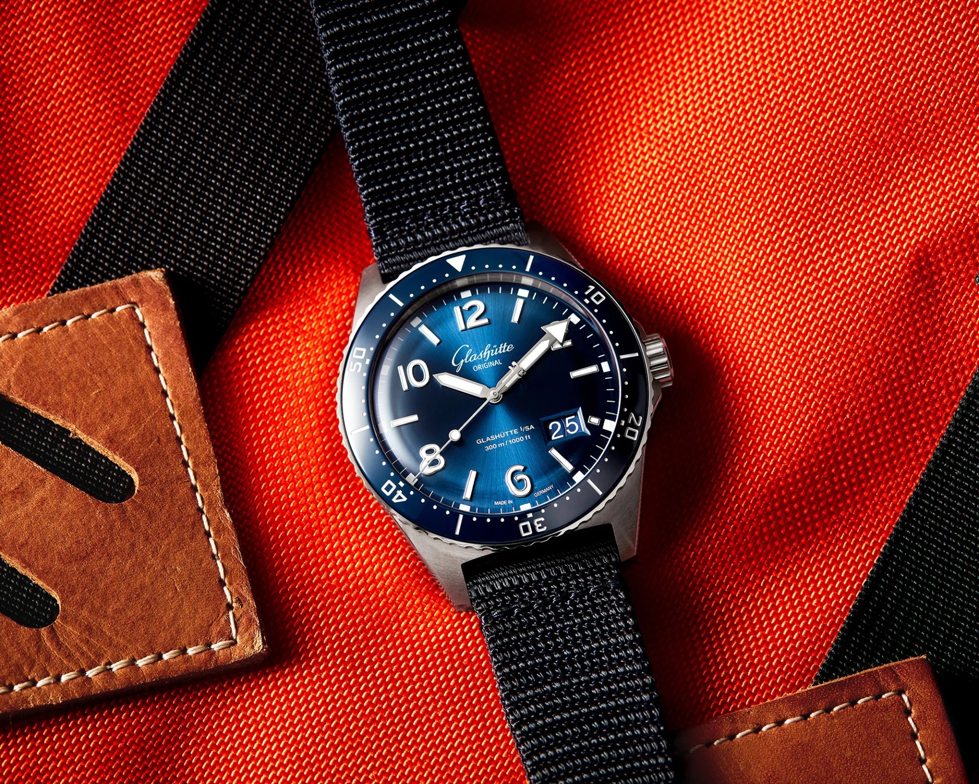 Glash&uuml;tte SeaQ Panorama Date watch