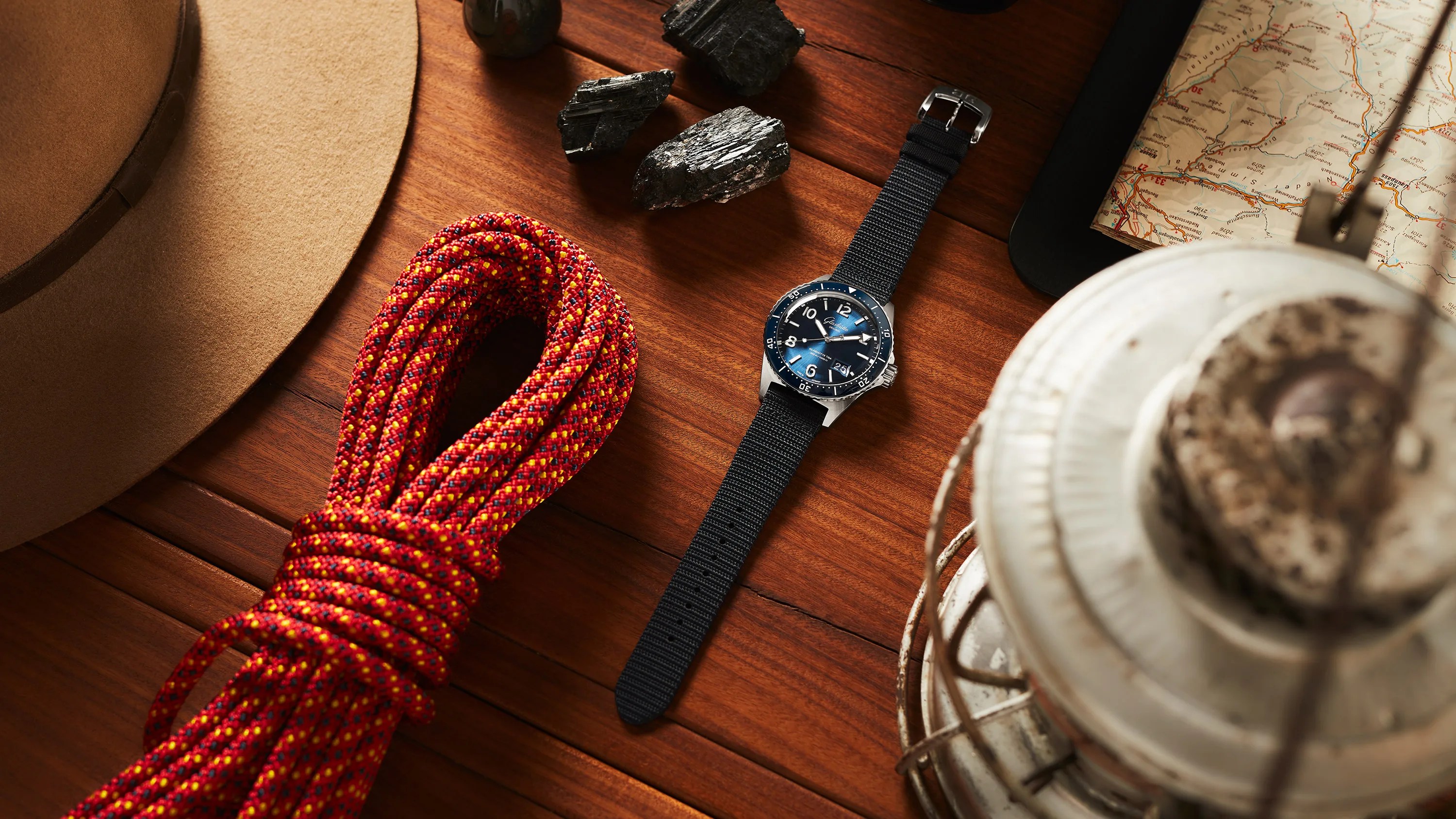 Glash&uuml;tte SeaQ Panorama Date watch