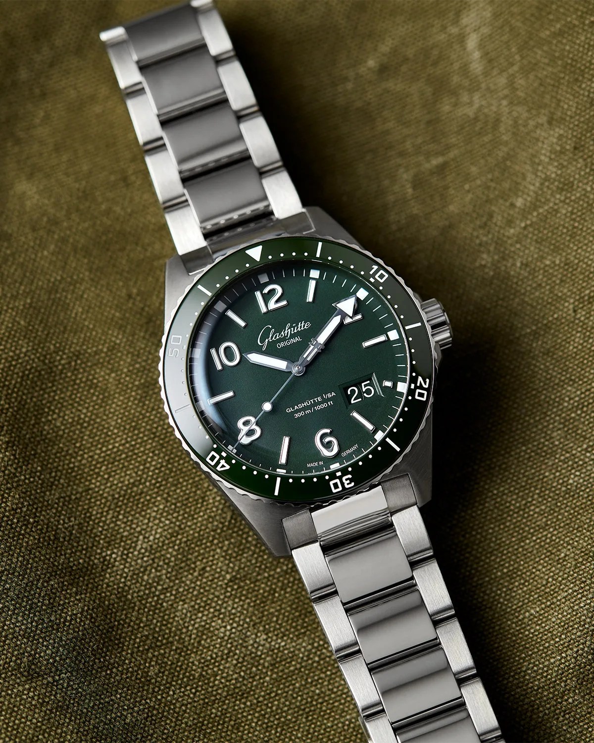 Glash&uuml;tte SeaQ Panorama Date watch