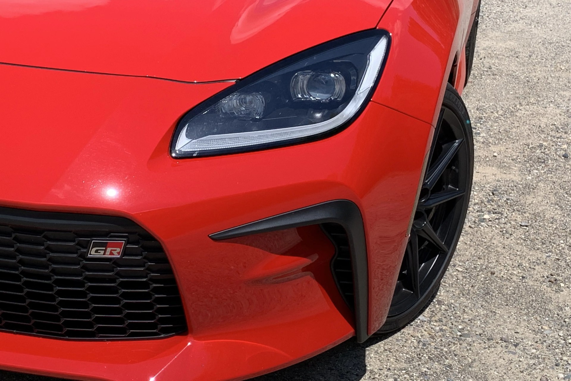 2022 toyota gr86 front headlight and grille