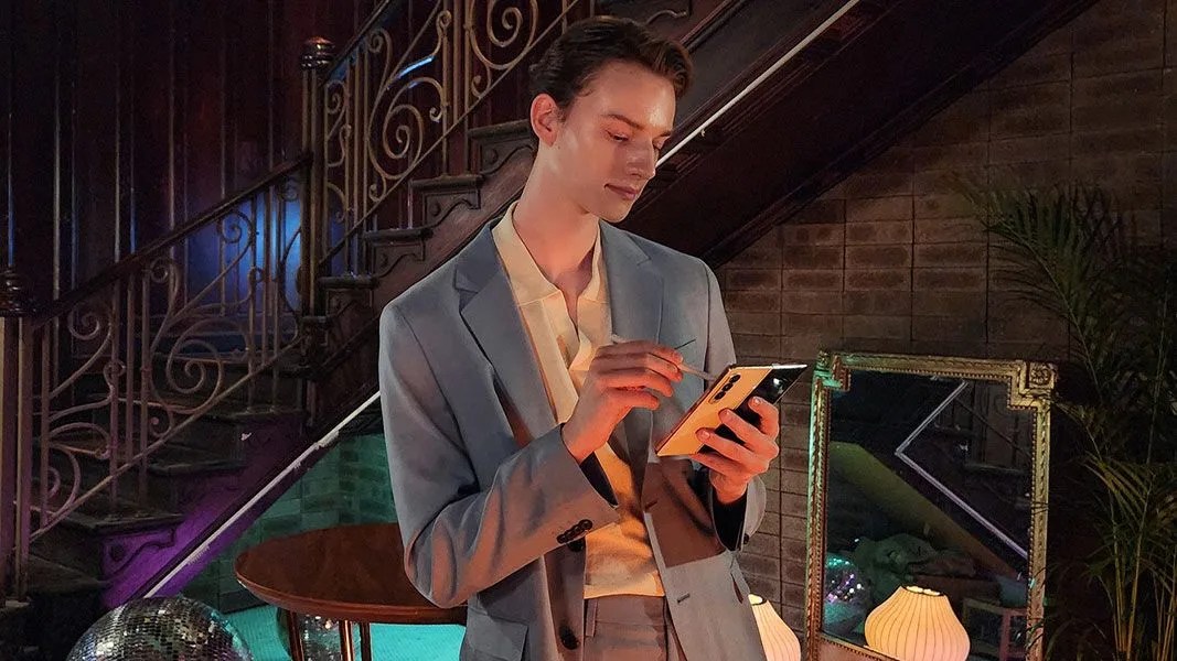 man using samsung phone