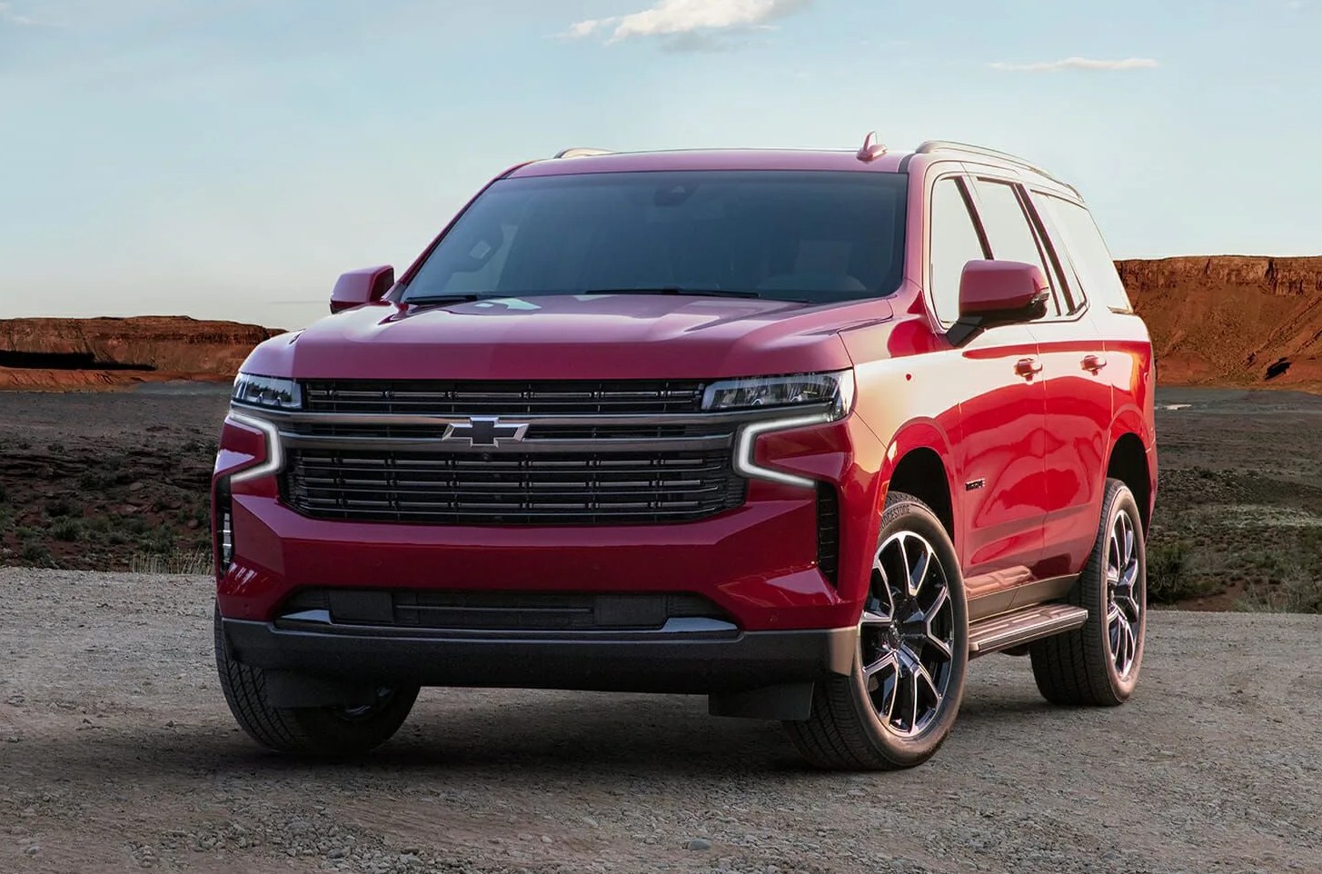 2021 suburban and tahoe gear patrol slide 03