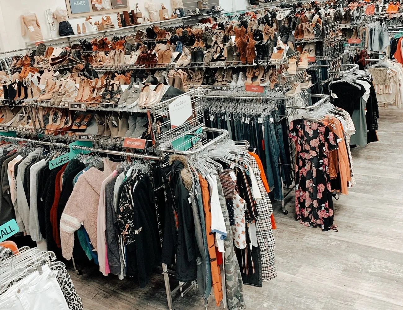 plato's closet consignment shop