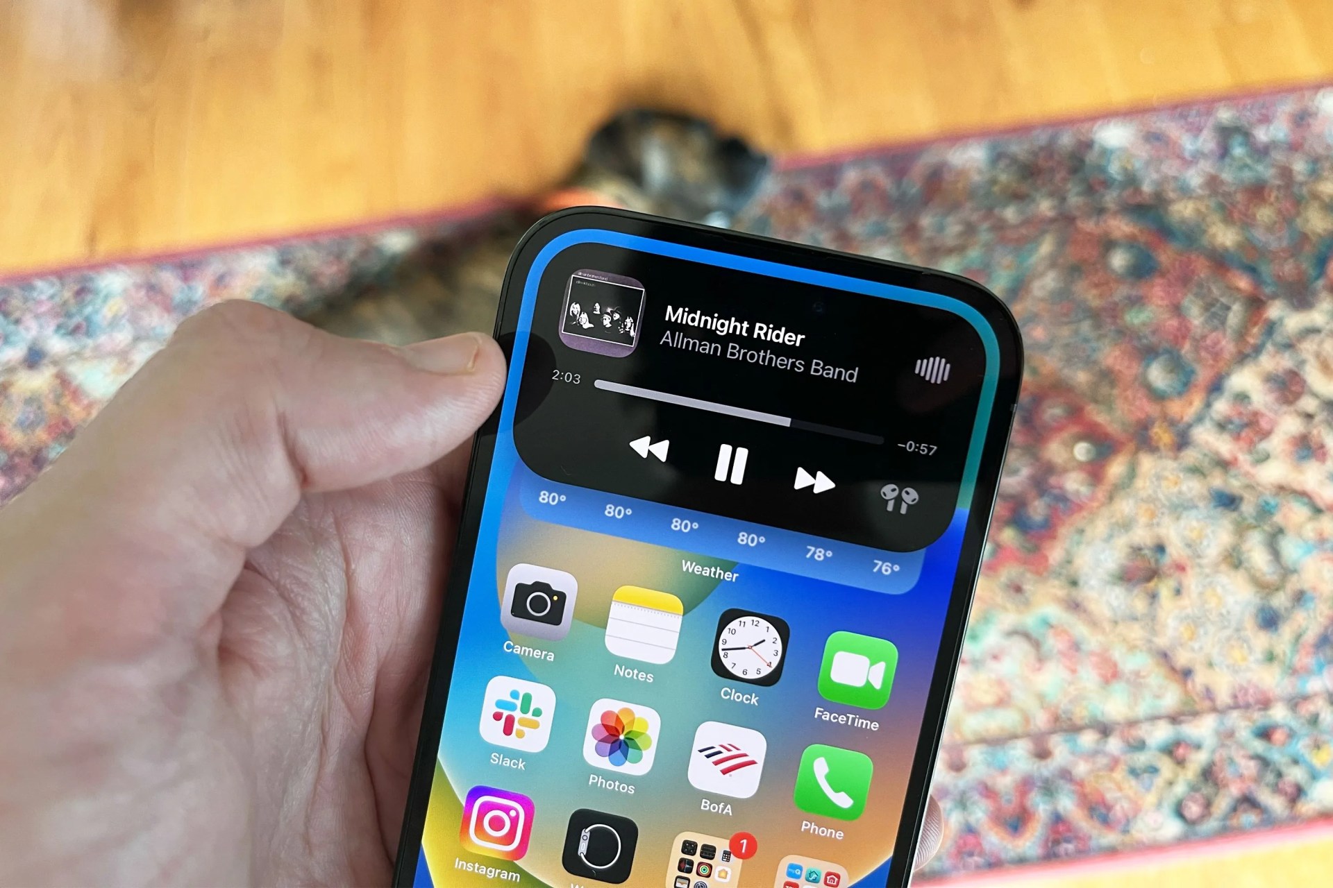 iphone 14 pro dynamic island screen