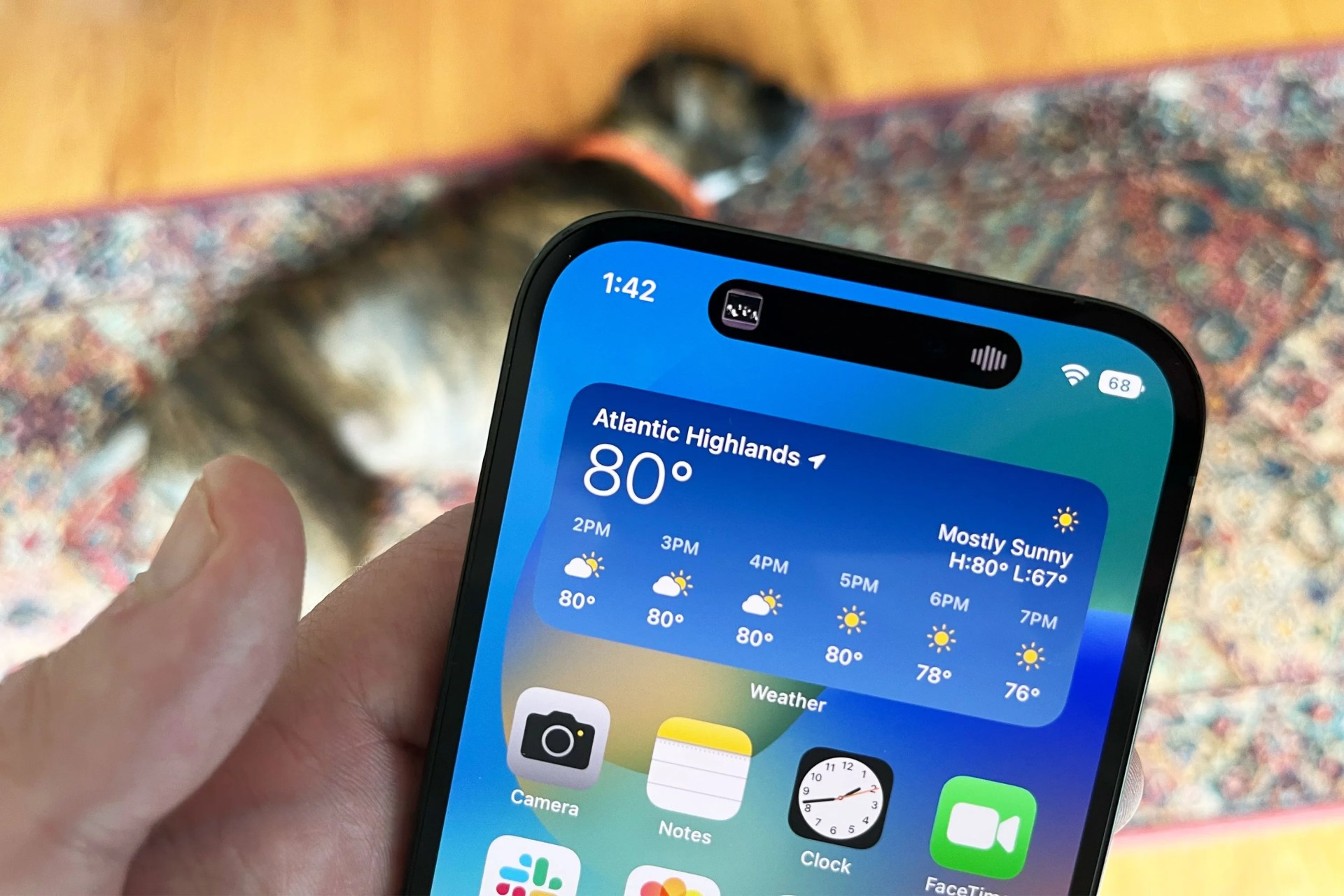 iphone 14 dynamic island screen