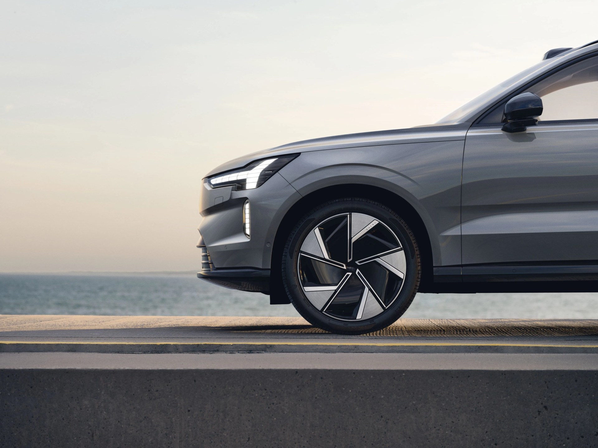 volvo ex90 2023 ev