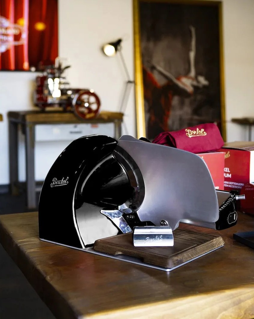 berkel home line 200 meat slicer in black