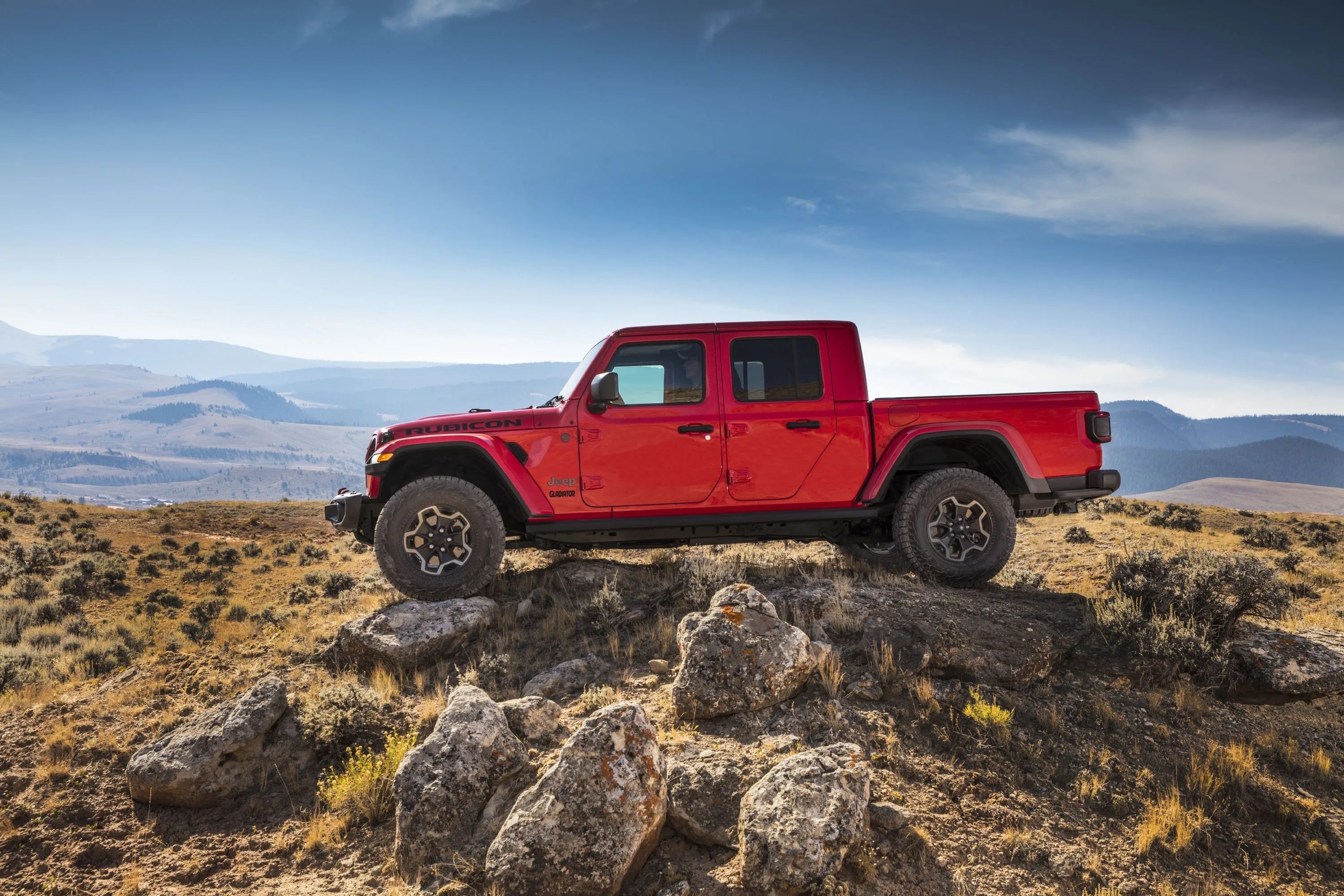 2021 jeep® gladiator rubicon parked on rocks
