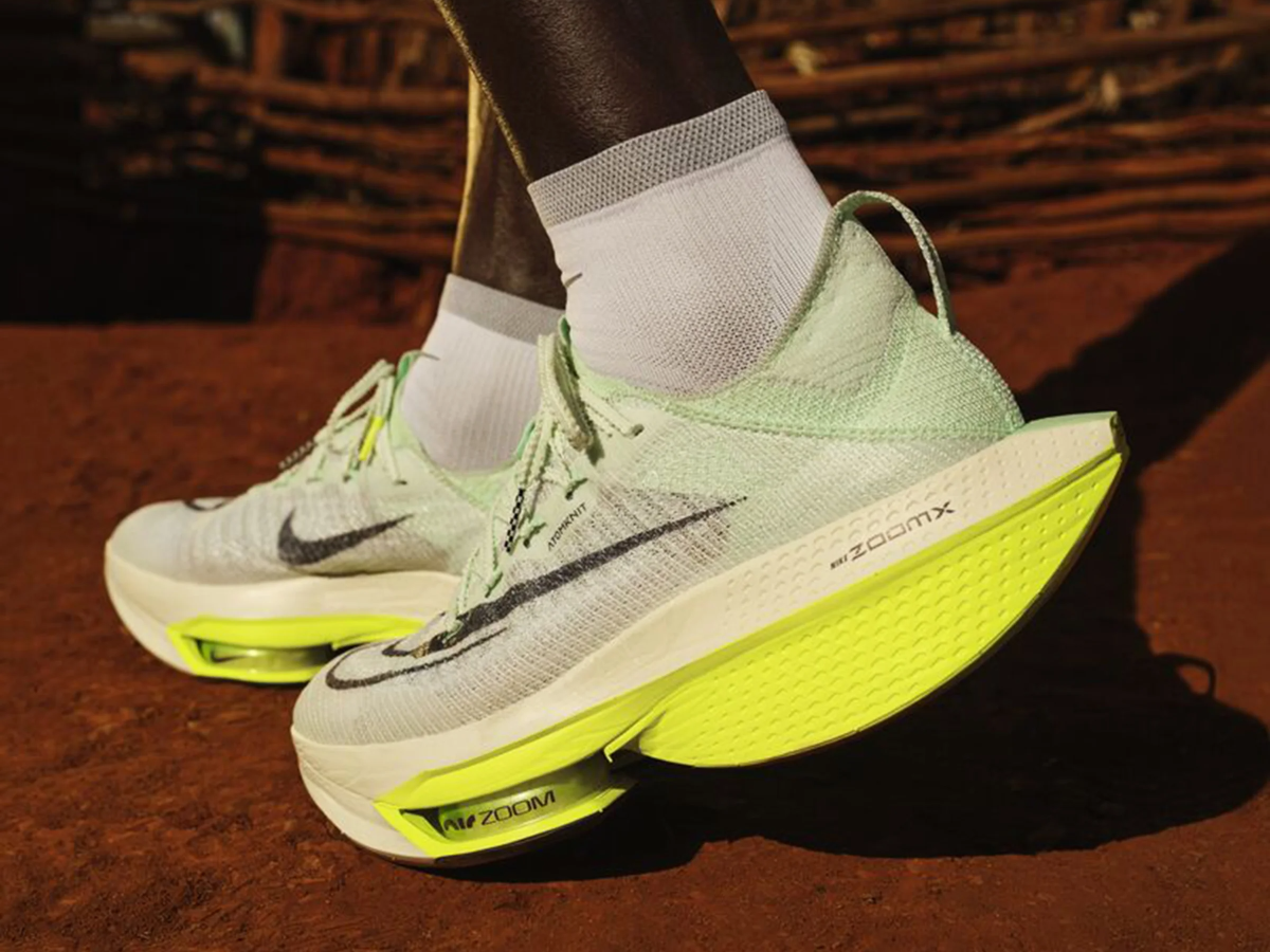 nikealphafly-1666160394.png?w=