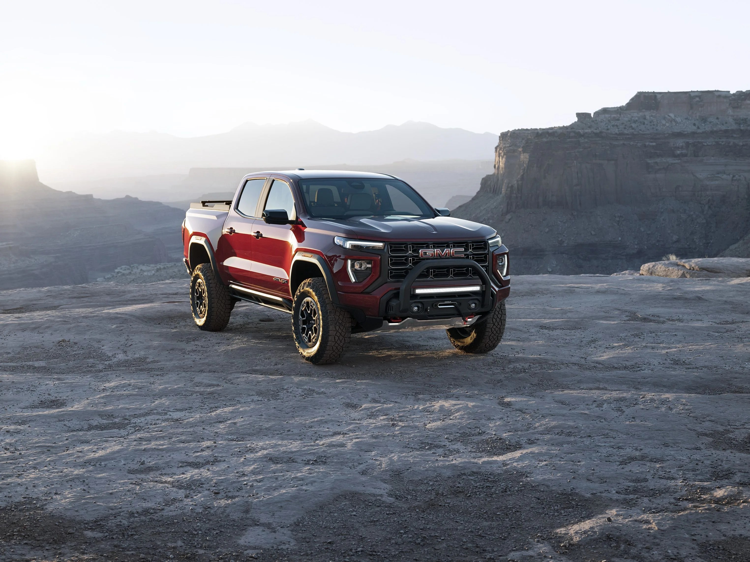 gmc canyon at4x parked at the edge of a canyon