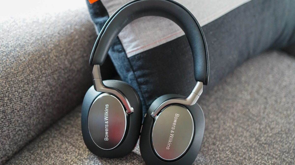 bowers-wilkins-px8-review-01-