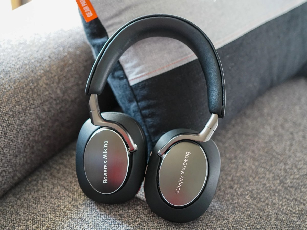 bowers-wilkins-px8-review-01-