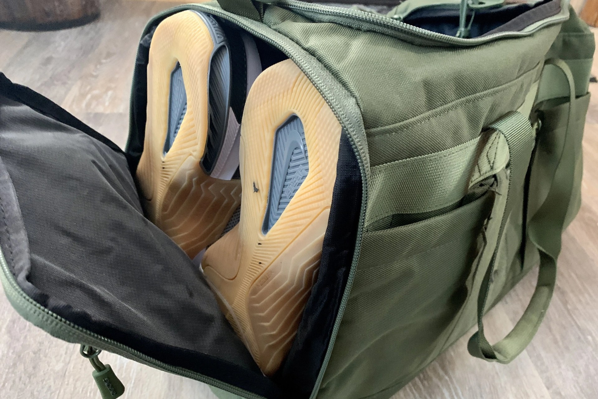 king kong core35 duffel with shoes in the shoe pocket