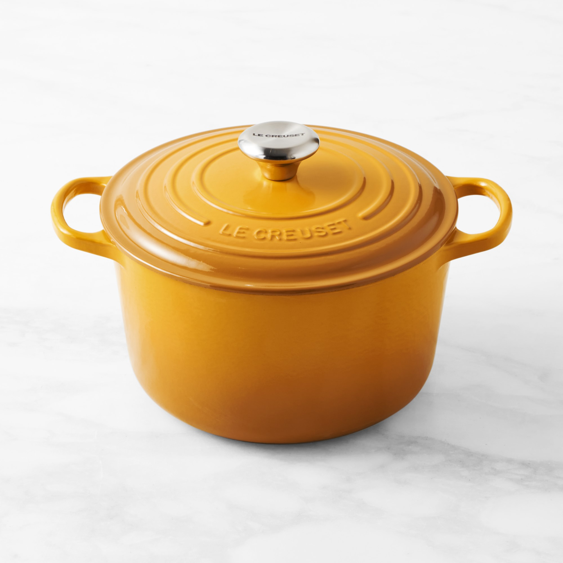 Le Creuset Signature Enameled Cast Iron Deep Oven