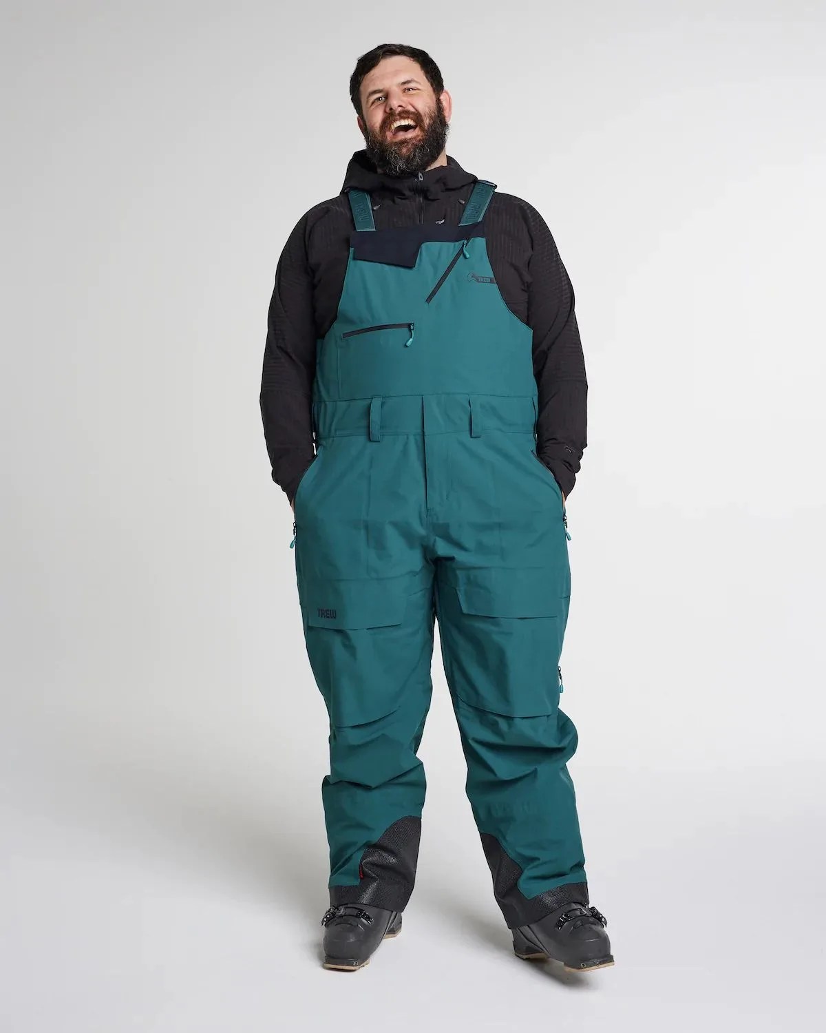 man wearing trewth bib primo