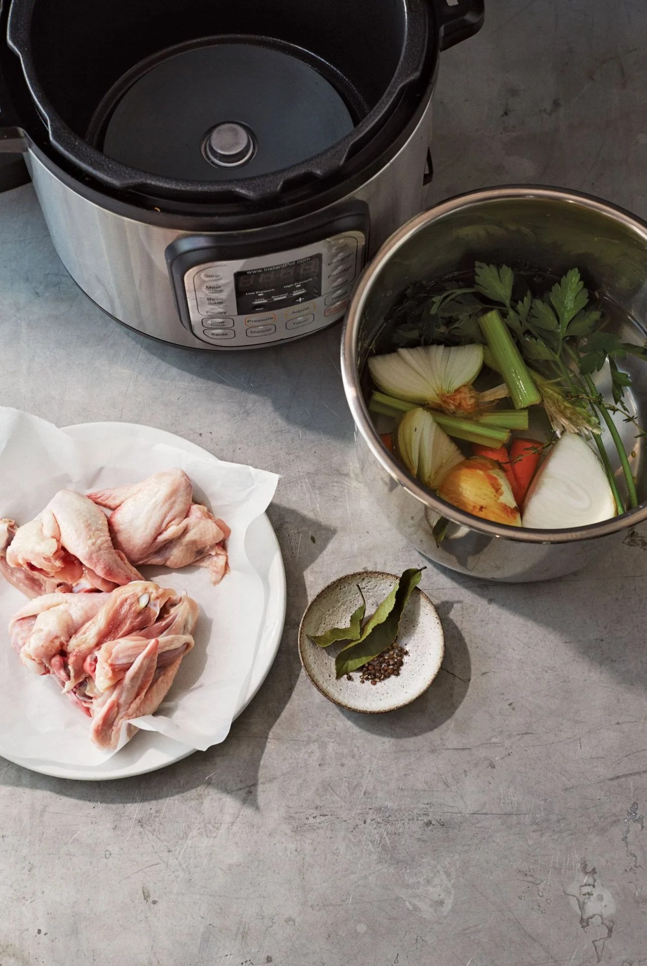 Pressure-Cookers-Gear-Patrol-Ambiance-1