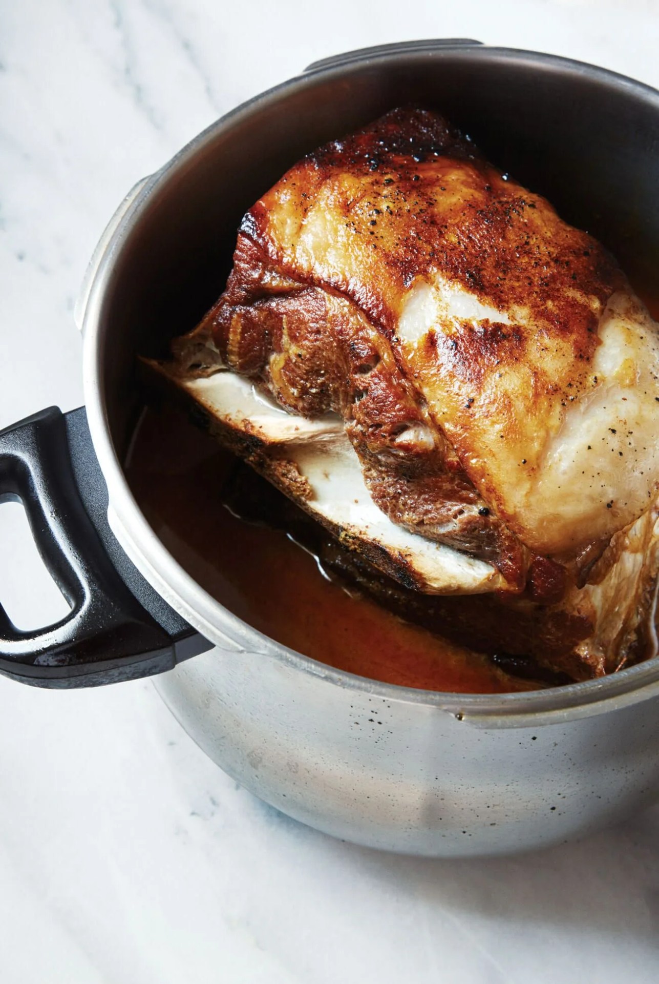 Pressure-Cookers-Gear-Patrol-Ambiance-2