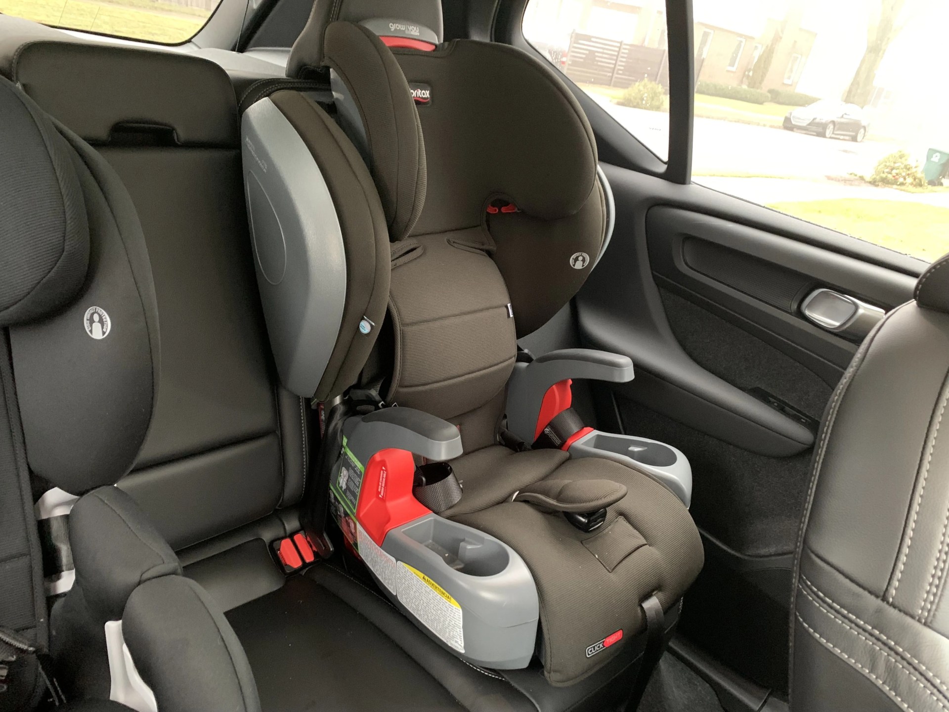 britax car seat in a volvo