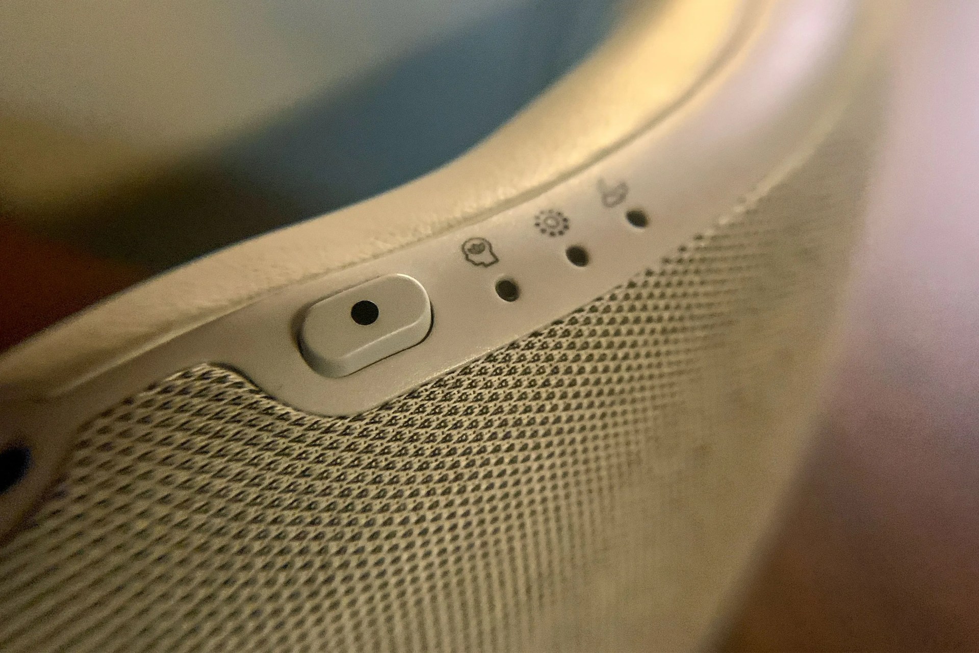 buttons on therabody smartgoggles