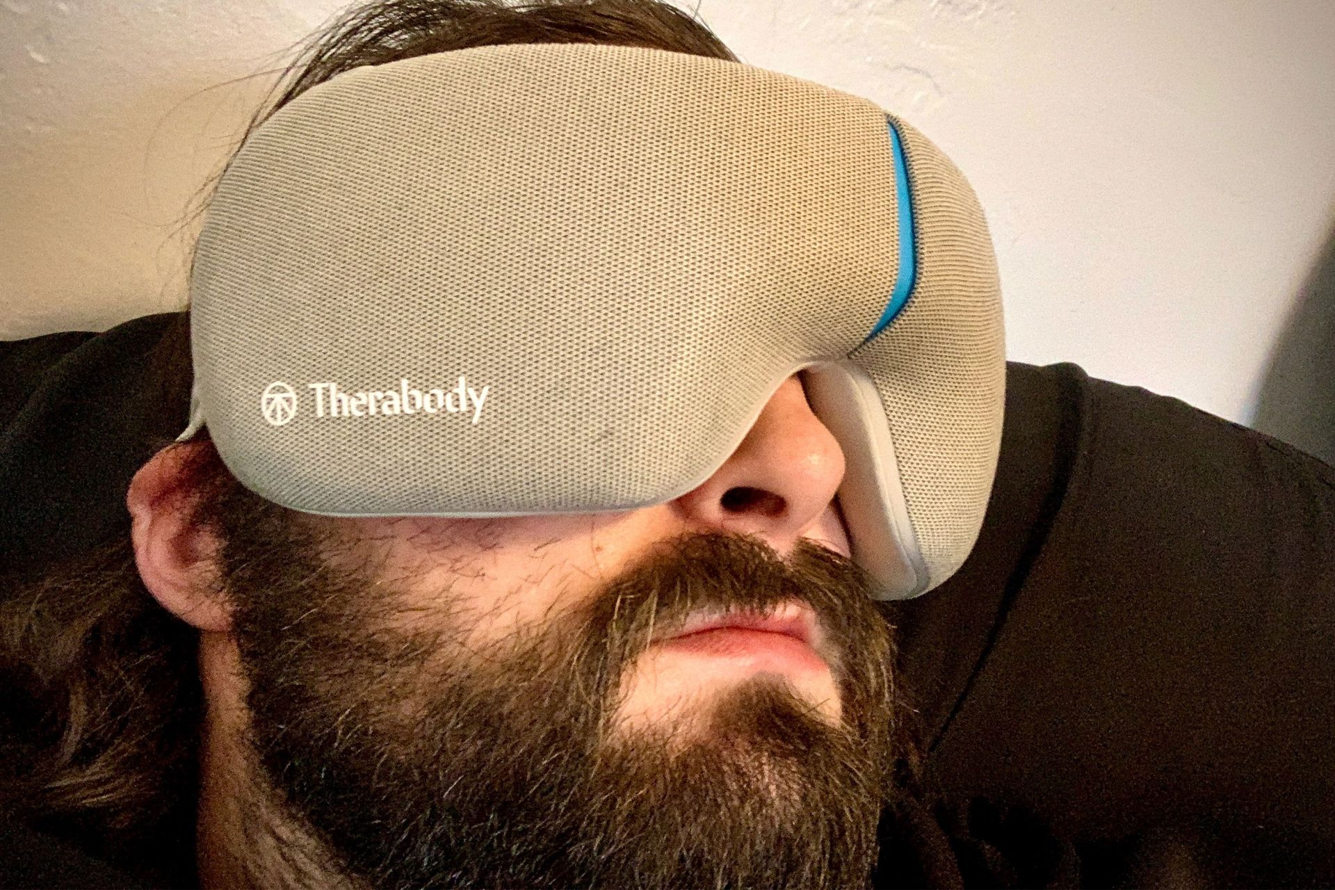 a man wearing therabody smartgoggles