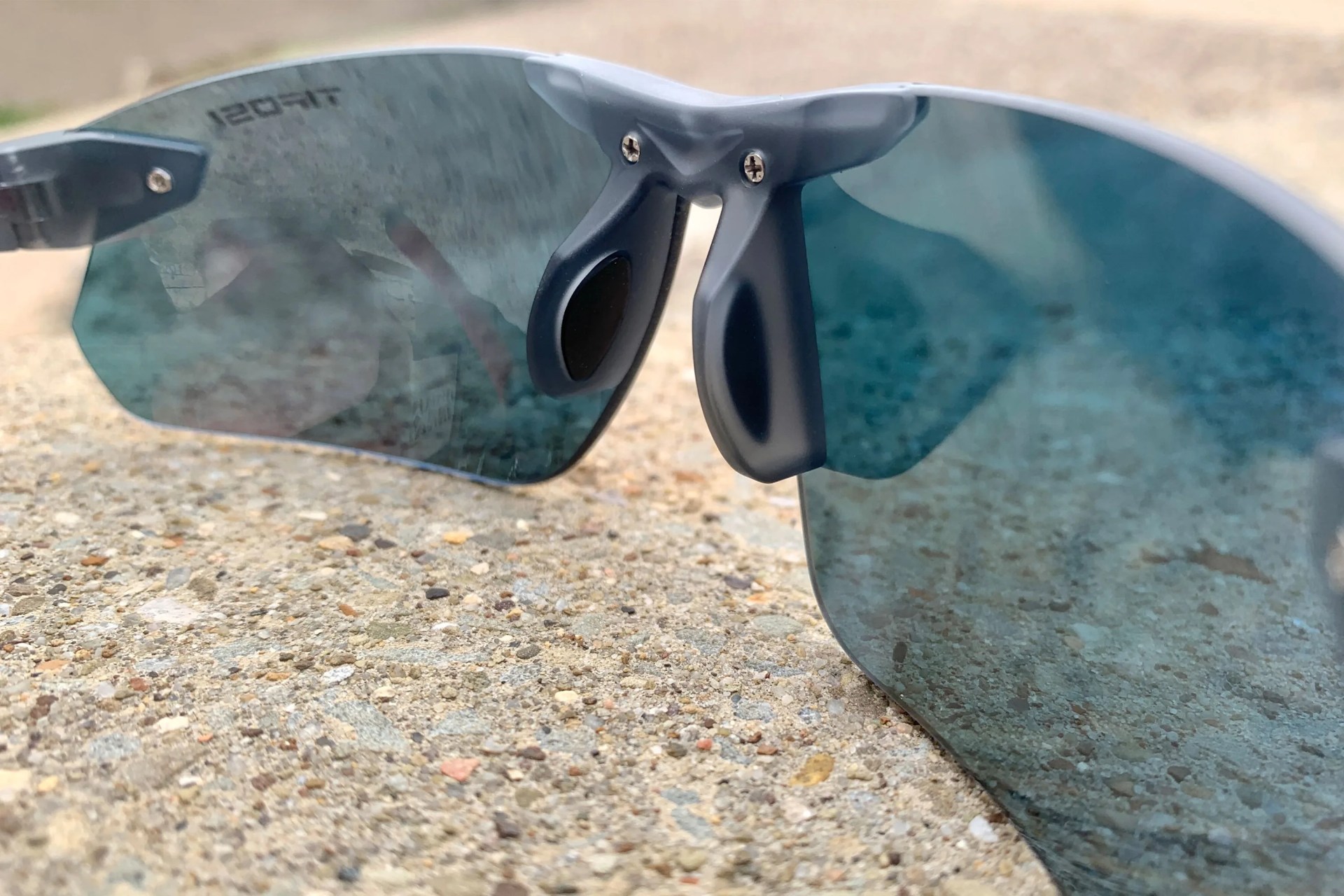 close up of the nose piece on tifosi sunglasses