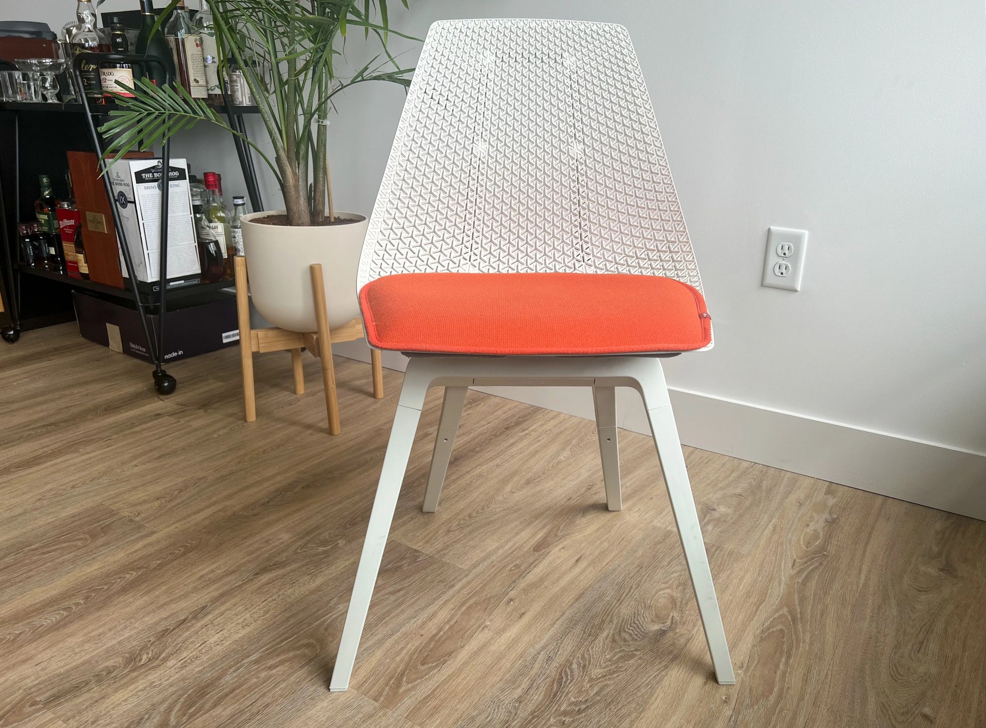 noho move chair in an office