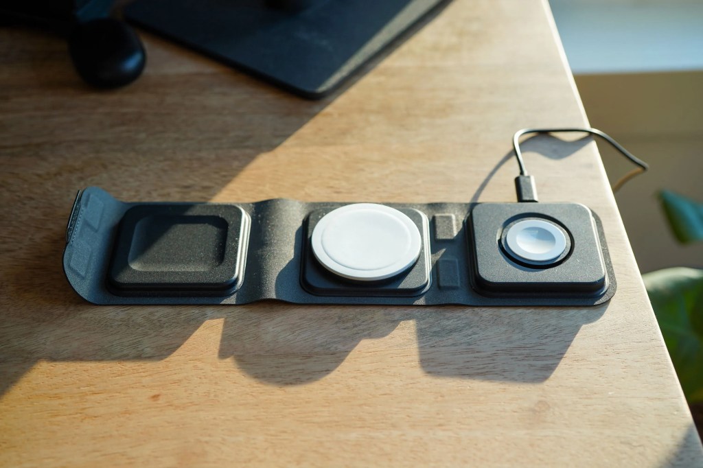 Apple MagSafe Duo Vs. Mophie 3in1 Travel Charger A MagSafe iPhone