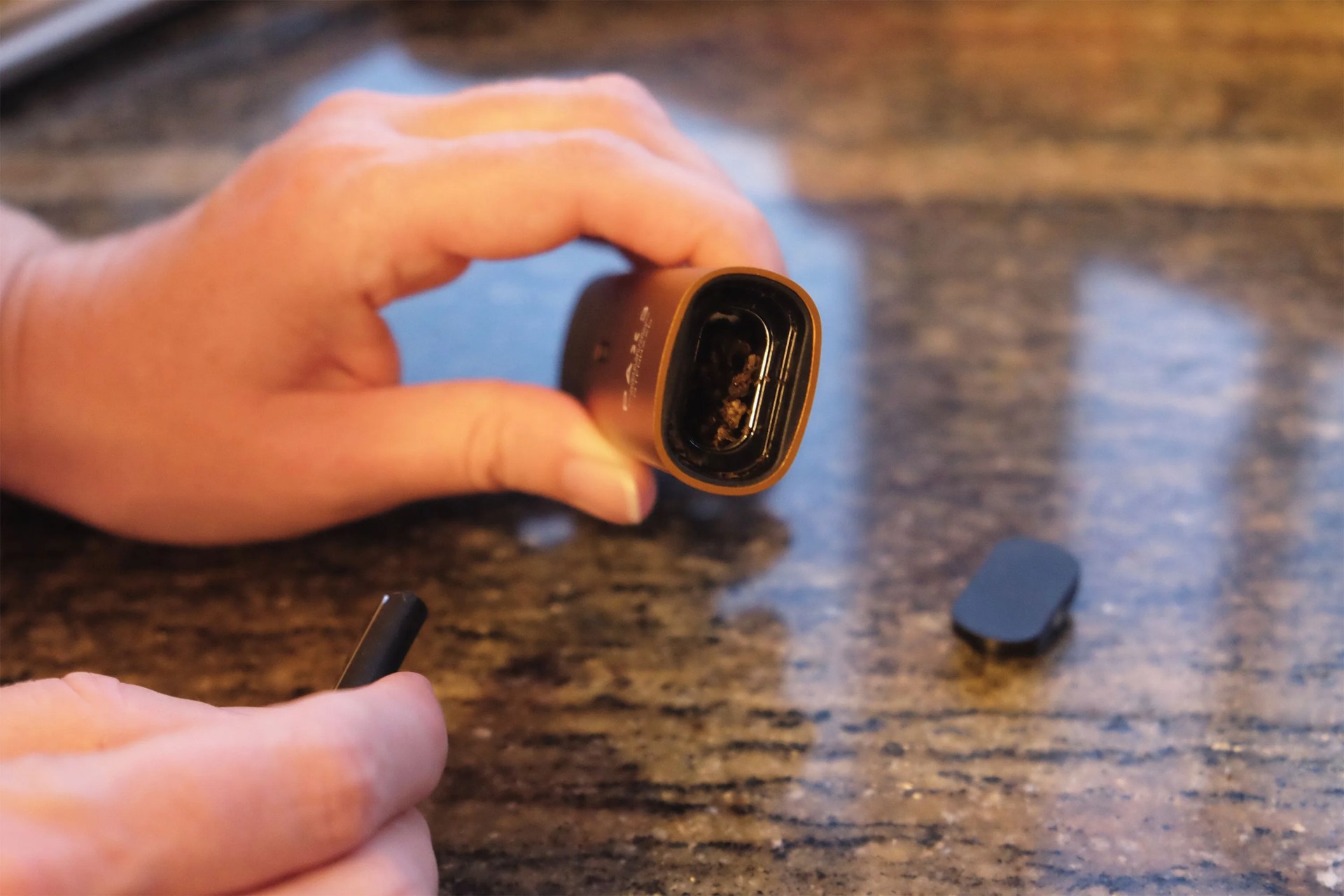 pax 3 vape cartridge with loose leaf flower inside