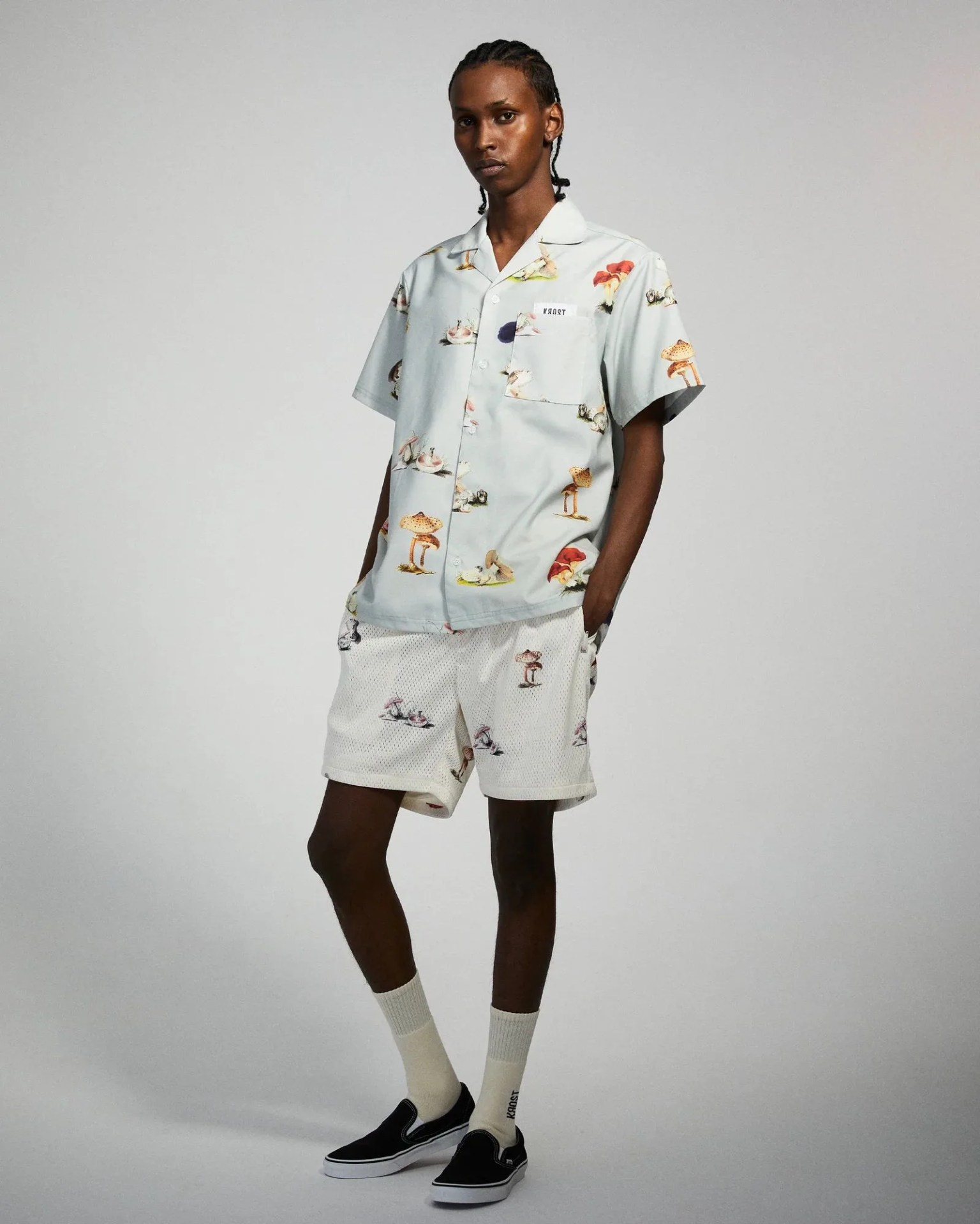 man wearing krost foraging short