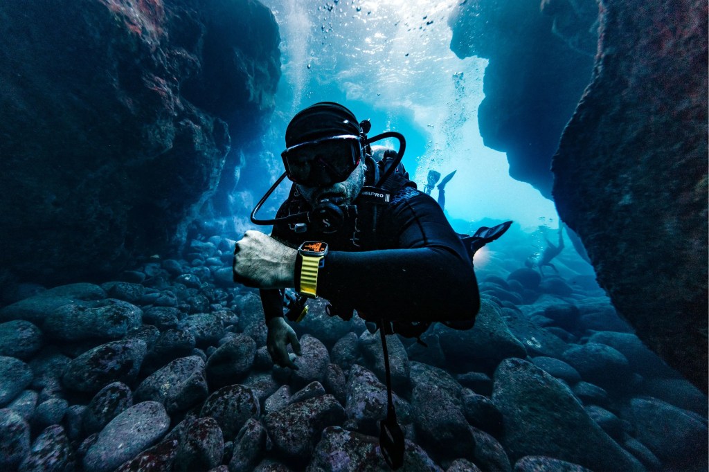 What Makes the Apple Watch Ultra the Ultimate Dive Watch? We Found Out