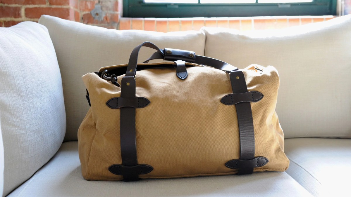 filson-small-duffle-bag-lead-