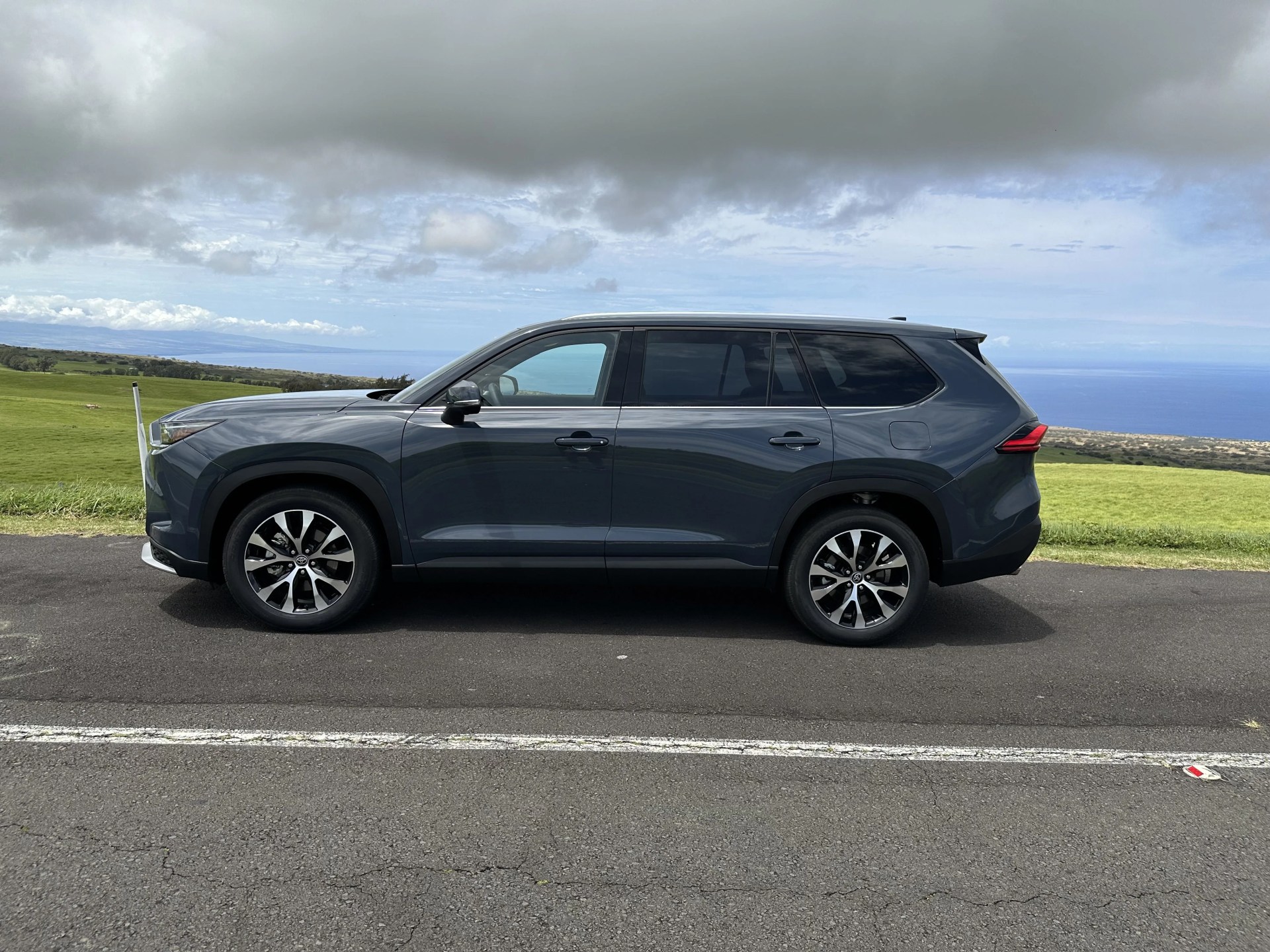 toyota grand highlander side profile