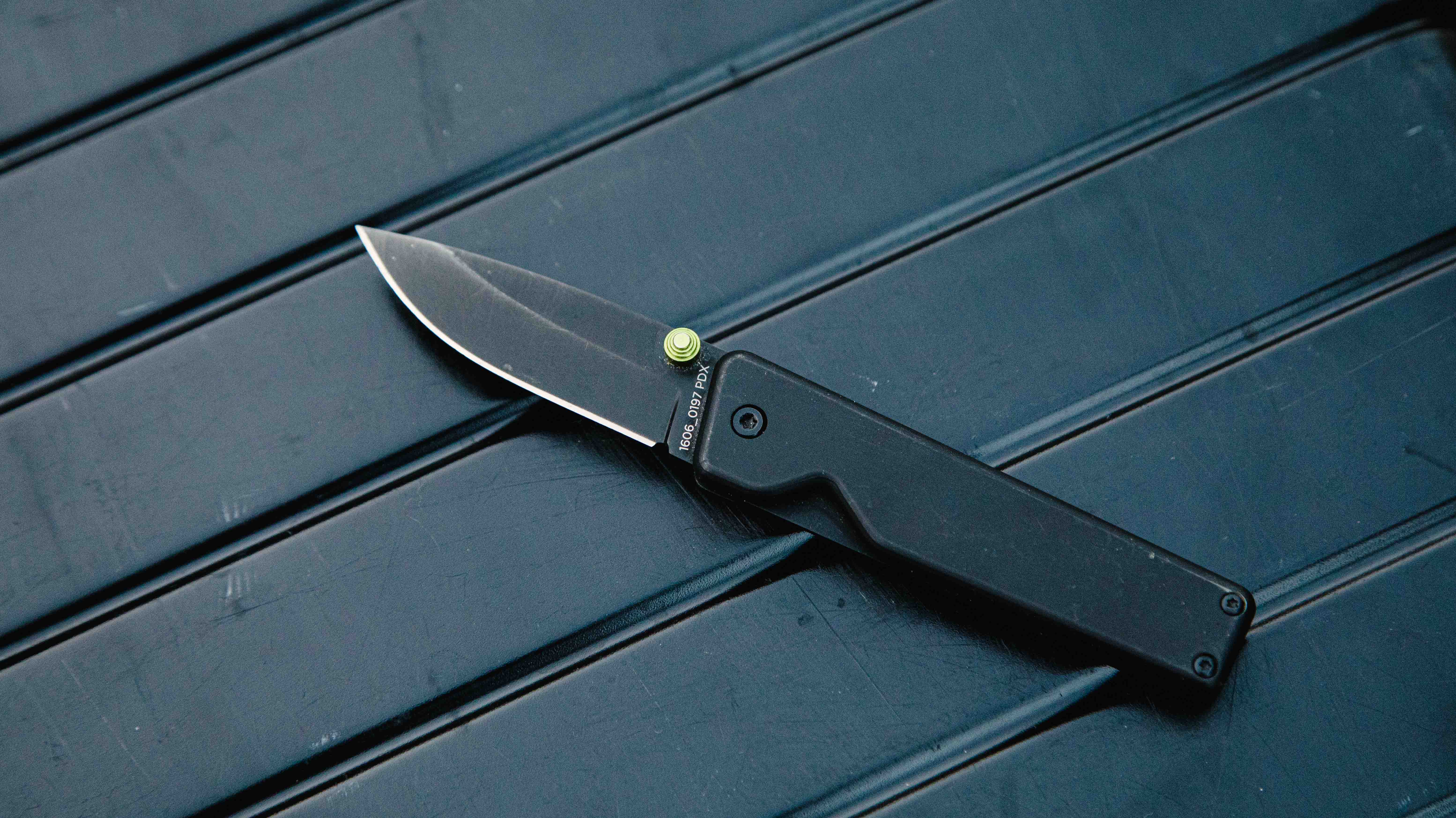 black pocket knife