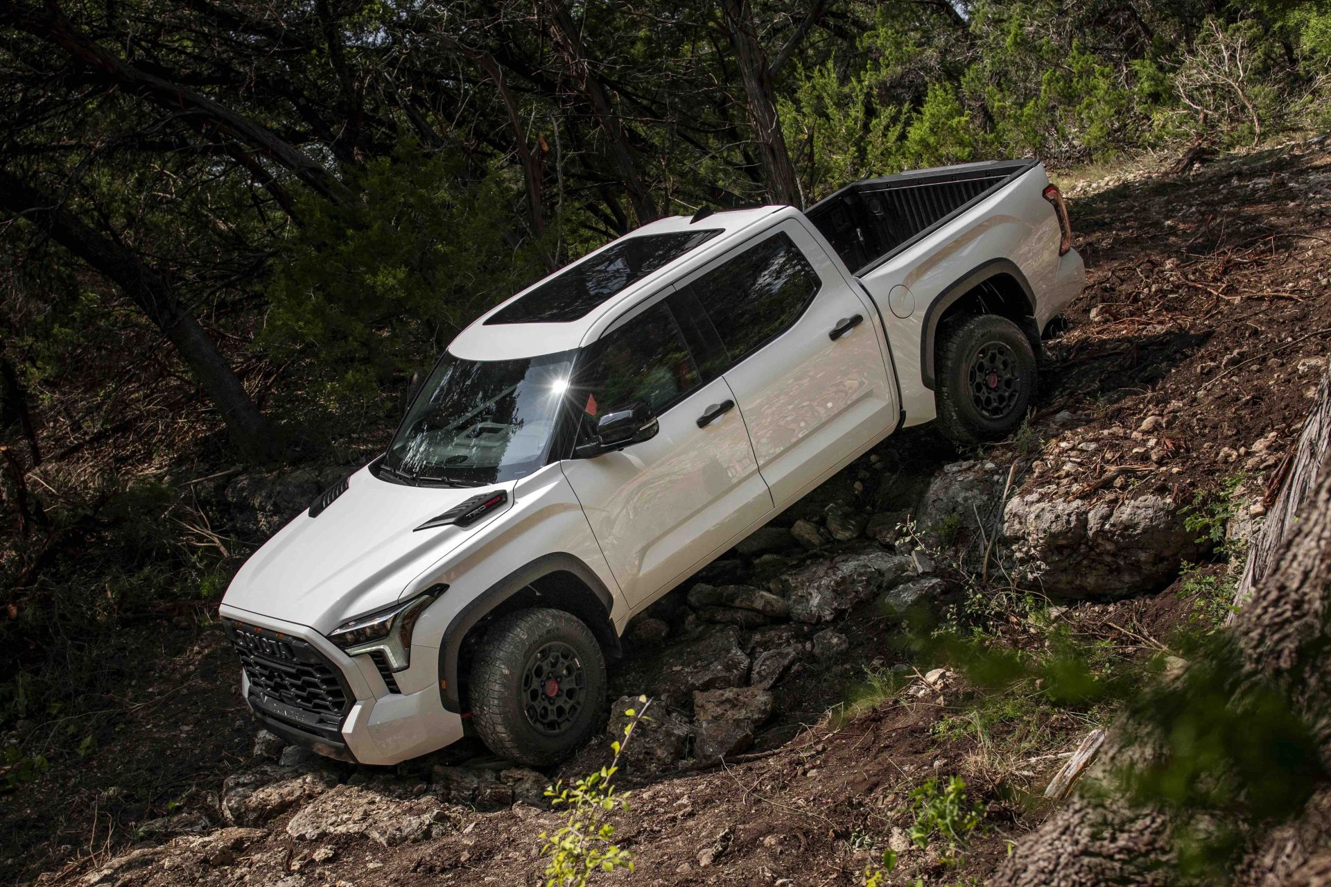 toyota tundra hybrid off roading