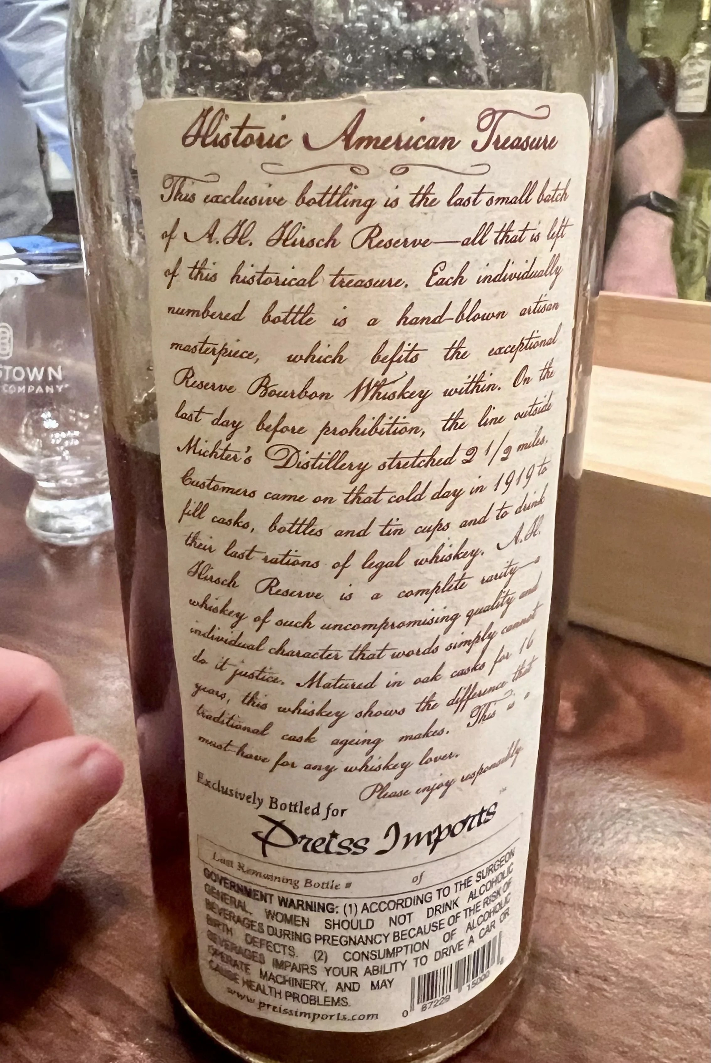 ah hirsch reserve 16 year old whiskey label