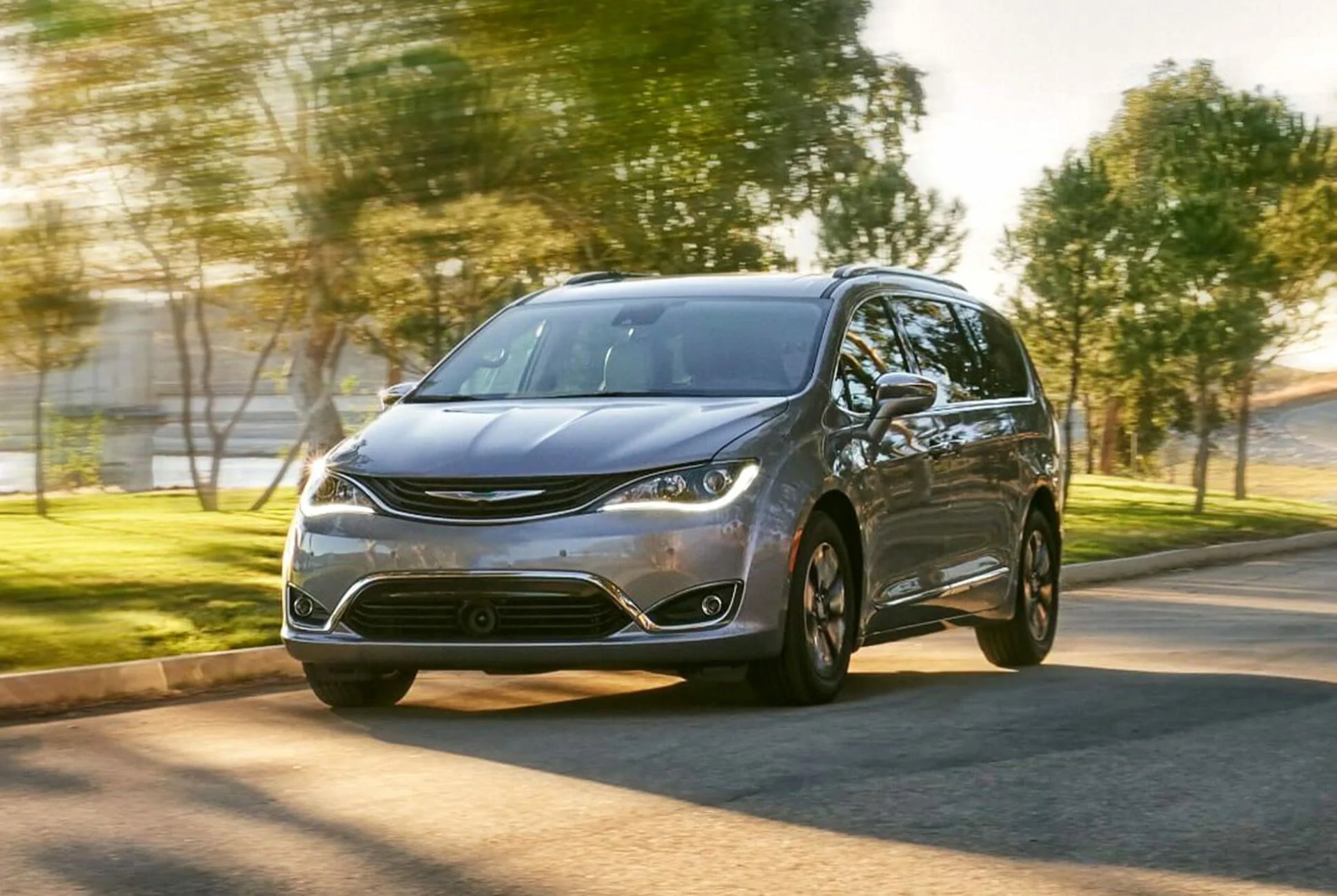 buy a chrysler pacifica instead gear patrol slide 1