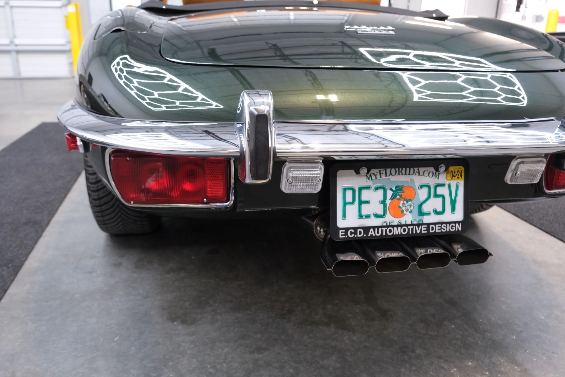 quad exhaust on jaguar e type