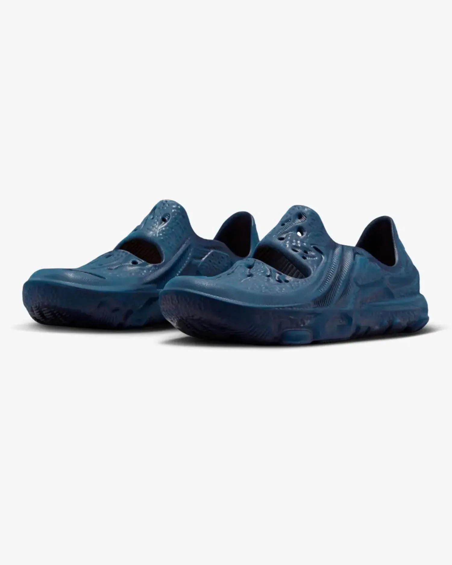 nike ispa universal sneaker in midnight navy