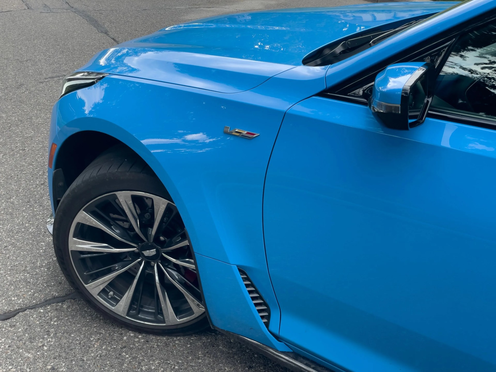 cadillac ct5 v blackwing electric blue 2022