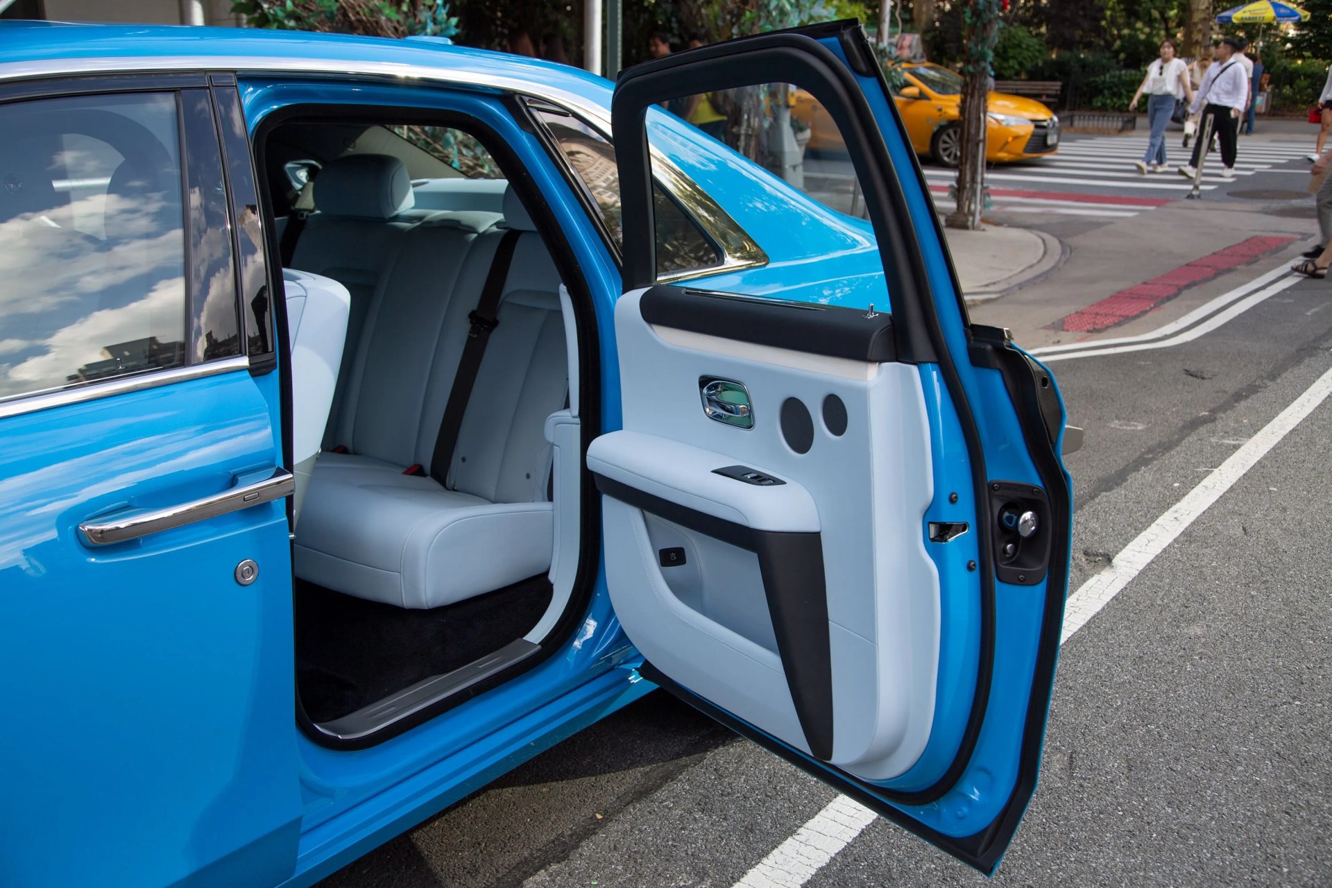 rolls royce ghost blue