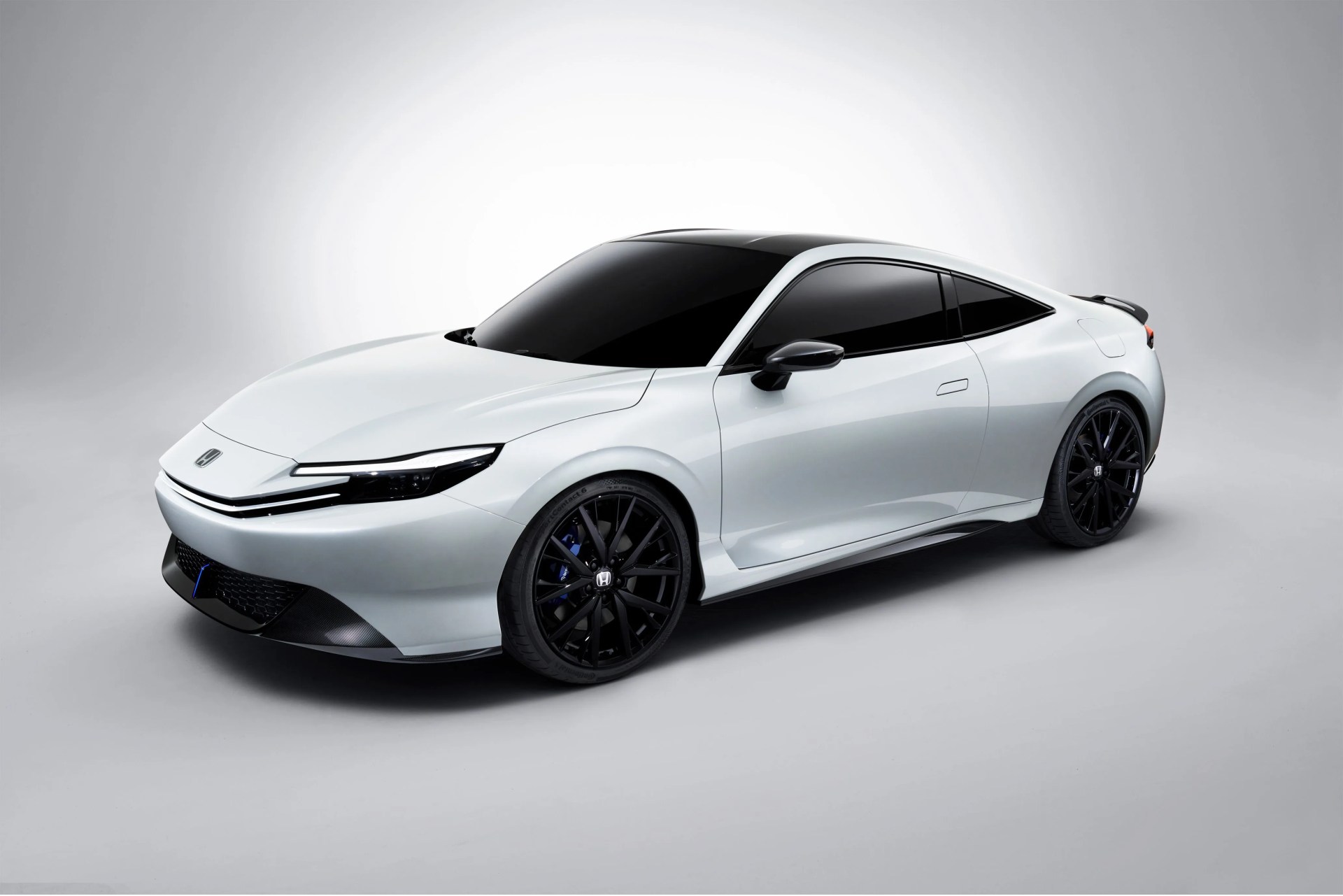 honda prelude concept with blank background