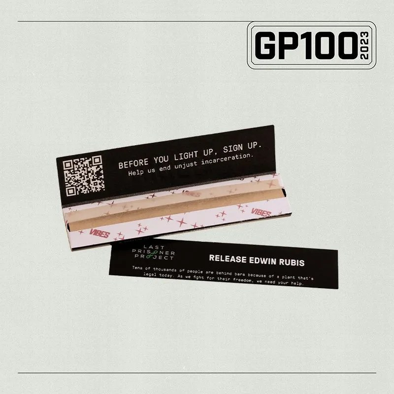 a group of rolling papers