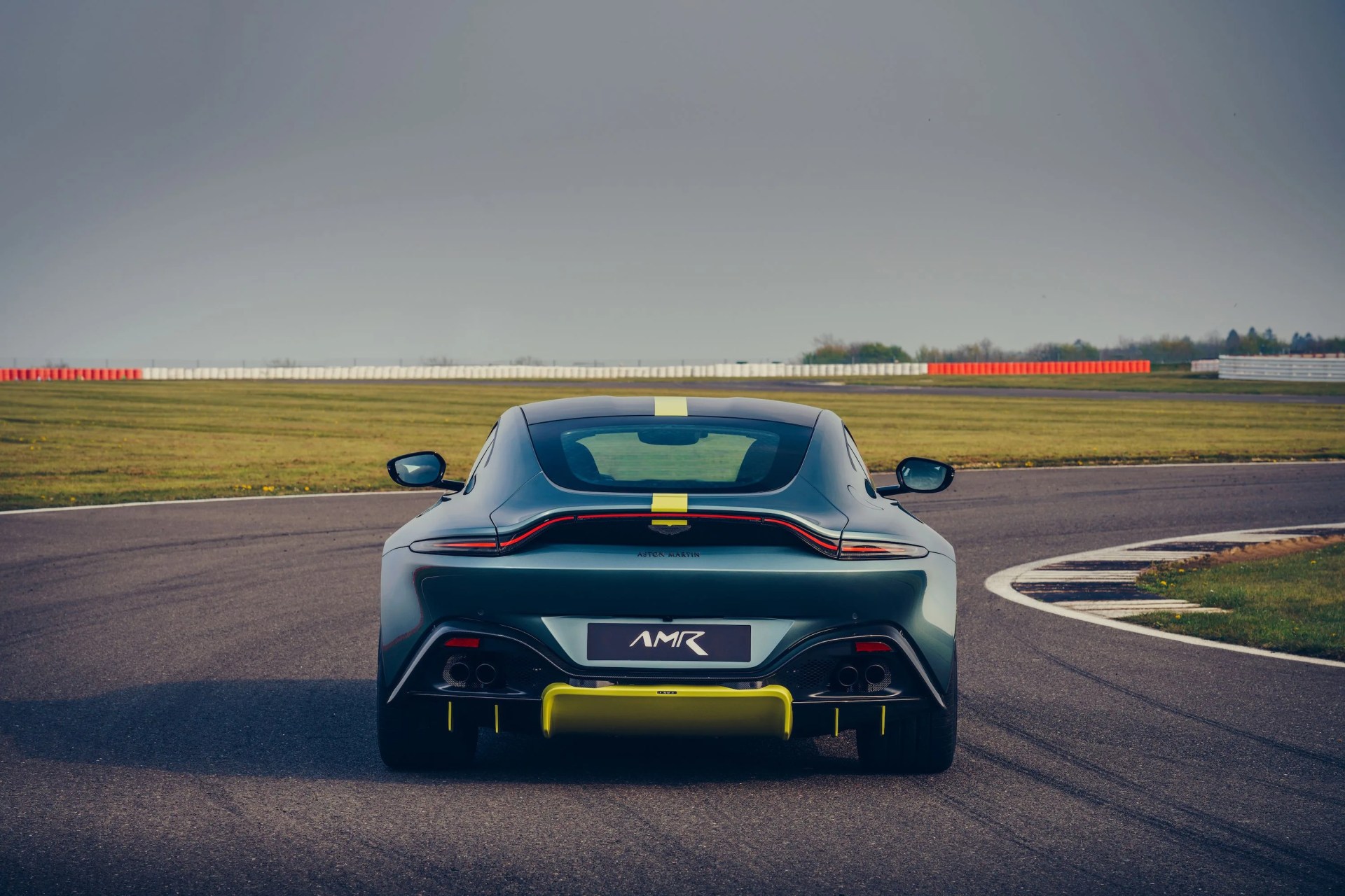 aston martin vantage