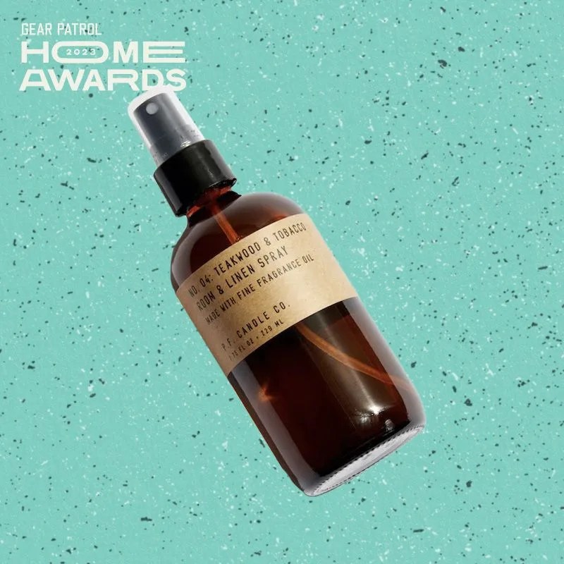 Teakwood & Tobacco&ndash; 7.75 fl oz Room & Linen Spray